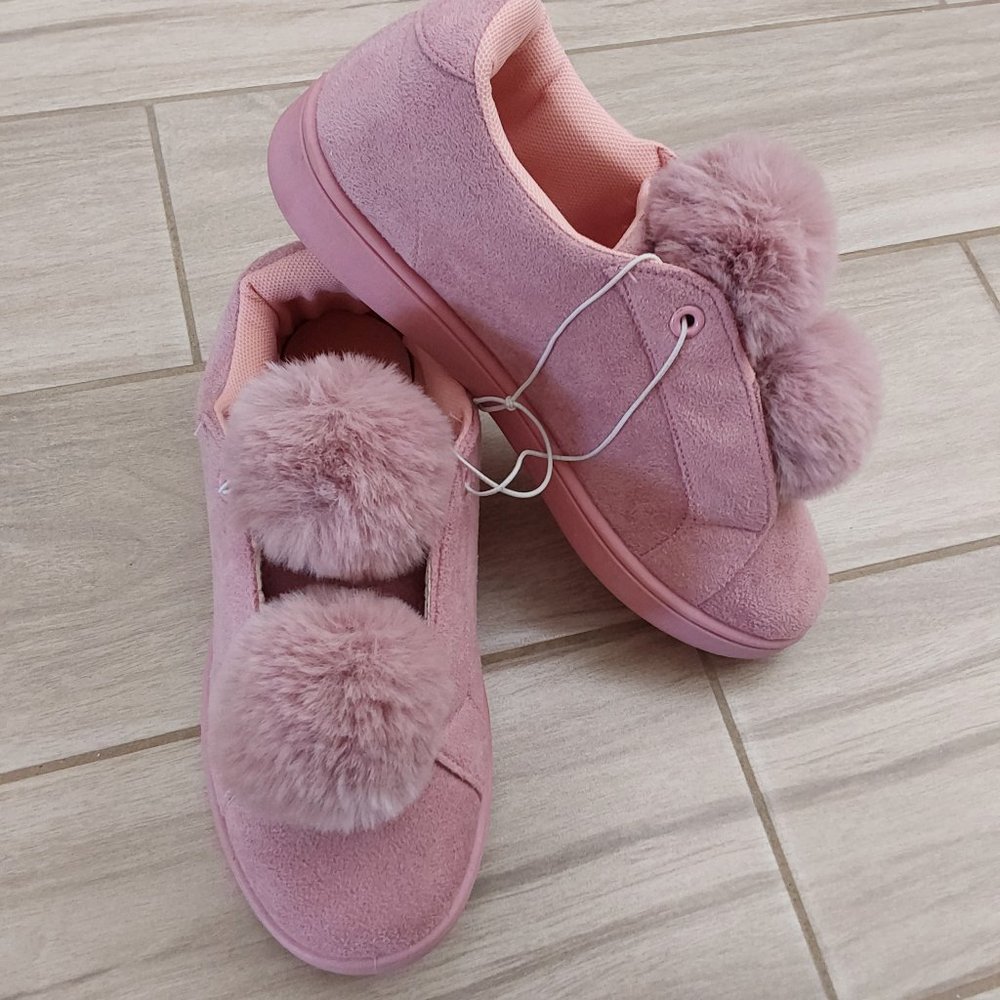 Charles Albert NWOB Pink Suede Slip On Pom Pom Sneakers.  Size 8